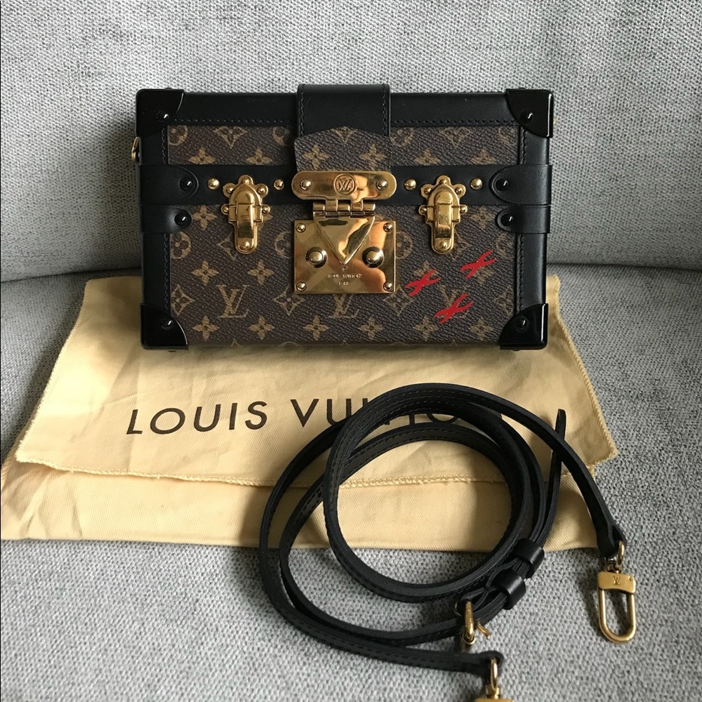 Louis Vuitton monogram petit Malle
